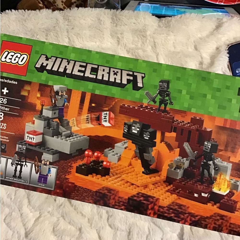 LEGO Minecraft The Wither Set - Black, Gray, Red - Picture 6 of 7